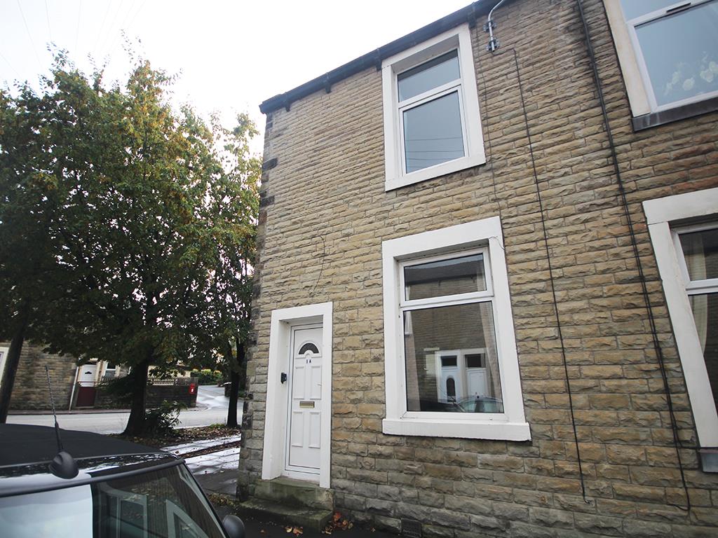 2 bedroom end terrace house SSTC in Barnoldswick - IMG_4694.jpg